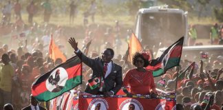 Malawi poll center: Opposition takes slight lead