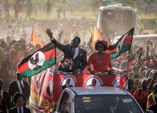 Malawi poll center: Opposition takes slight lead