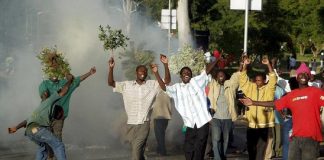 Police teargas Malawi opposition protest demanding president resigns