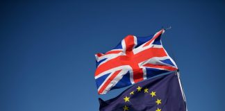 EU keeps hopes of Brexit deal alive, for now
