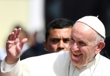 Pope in Panama blasts 'fears and suspicions' over migration