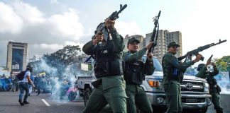 Rioting breaks out in Venezuela amid 'attempted coup'