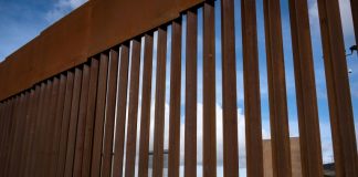 US judge deals blow to Trump's border wall plans