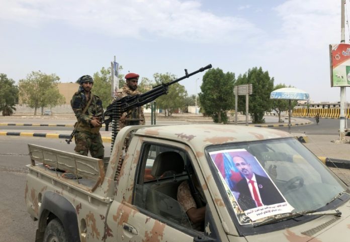 Yemen separatists 'regain control of Aden' from government forces