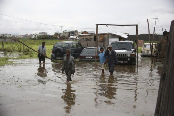 sky news africa Heavy rains in Madagascar cause flooding in capital, 10 dead