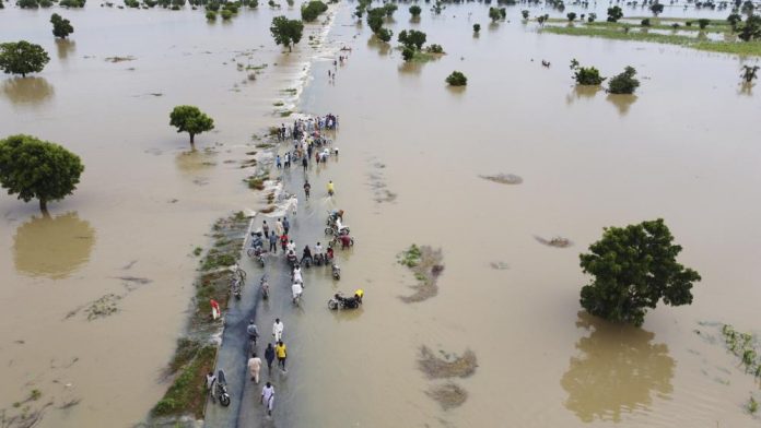sky news africa Nigeria battles worst floods in years; 300 killed in 2022